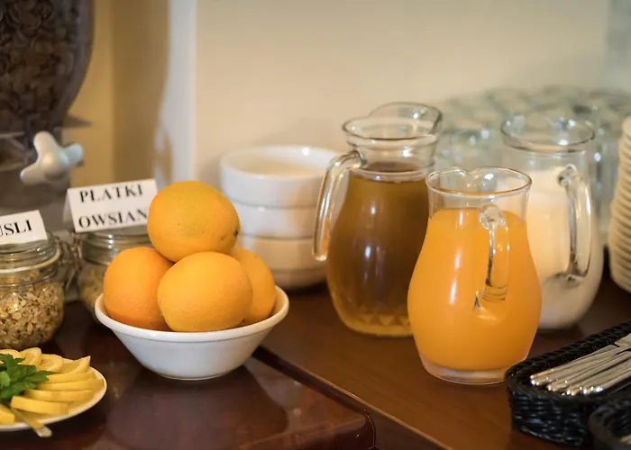 I Restauracja Brochów Hotel *