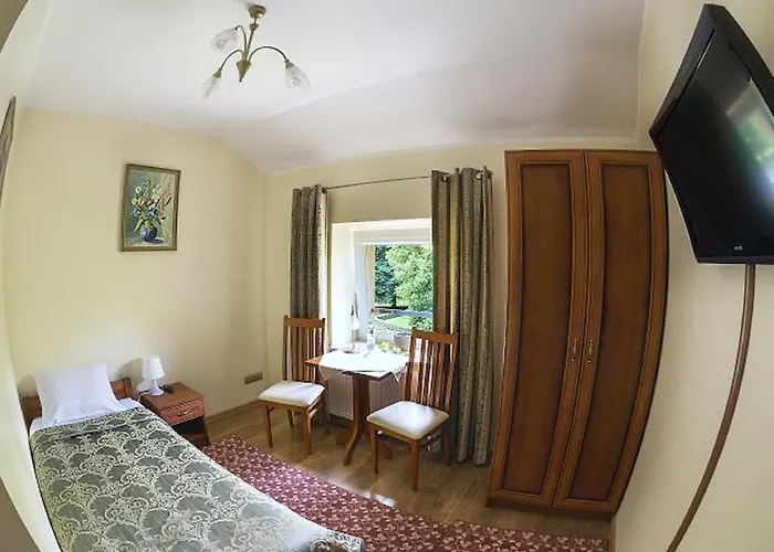 Hotel I Restauracja Brochów *