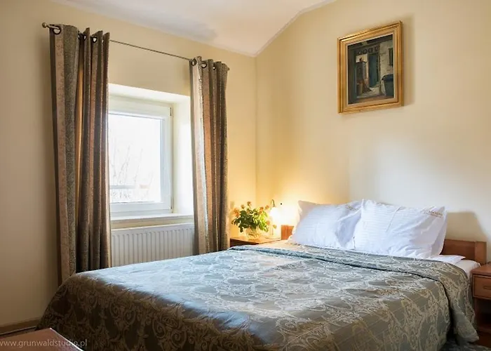 I Restauracja Brochów Hotel *