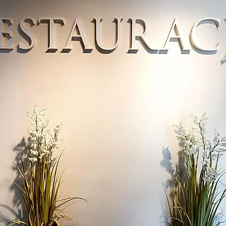 Szálloda I Restauracja Brochow *