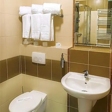 Hotel I Restauracja Brochów *